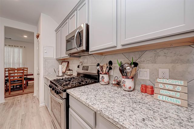 5020 Twin Summit Drive, Rosenberg, TX 77469