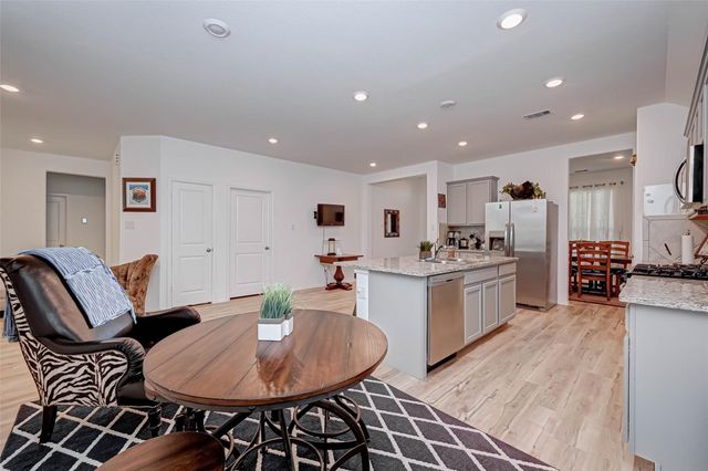 5020 Twin Summit Drive, Rosenberg, TX 77469