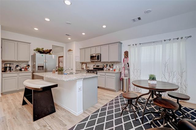 5020 Twin Summit Drive, Rosenberg, TX 77469