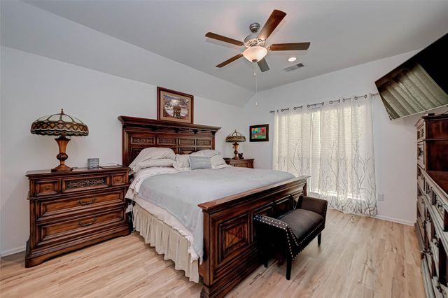 5020 Twin Summit Drive, Rosenberg, TX 77469