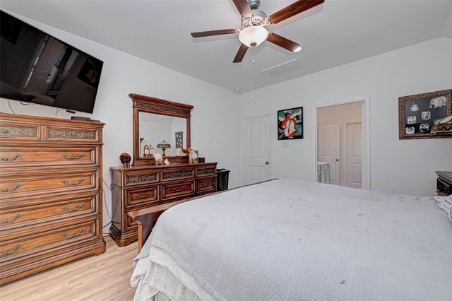 5020 Twin Summit Drive, Rosenberg, TX 77469