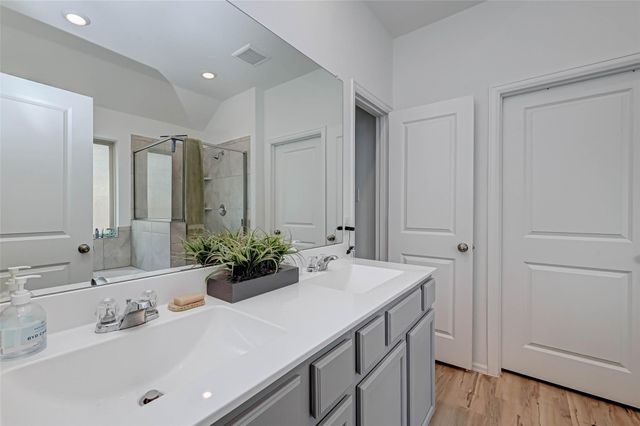 5020 Twin Summit Drive, Rosenberg, TX 77469