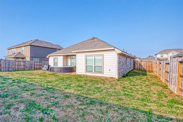 5020 Twin Summit Drive, Rosenberg, TX 77469