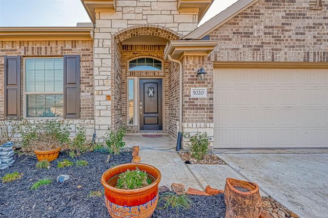 5020 Twin Summit Drive, Rosenberg, TX 77469