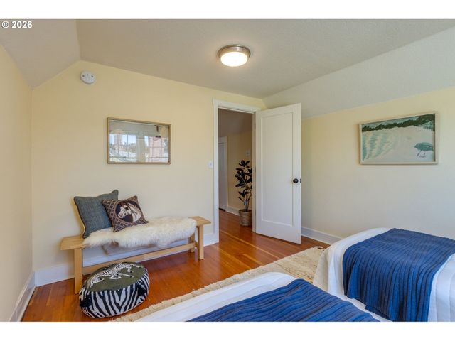 3342 Ne 13TH Ave, Portland, OR 97212