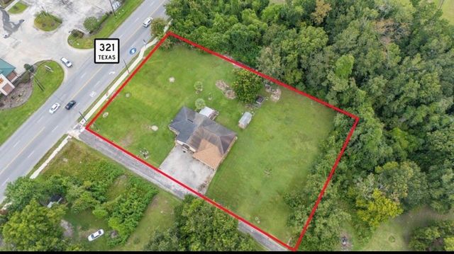 208 Barnes, Dayton, TX 77535