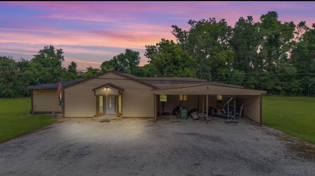 208 Barnes, Dayton, TX 77535