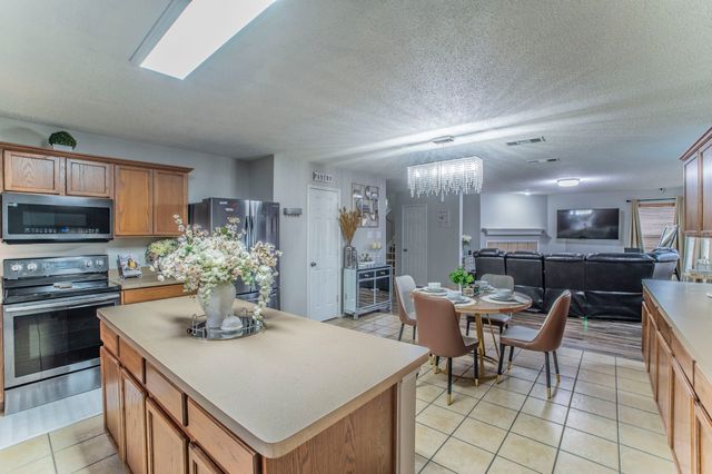 105 Forest Park Lane, Red Oak, TX 75154