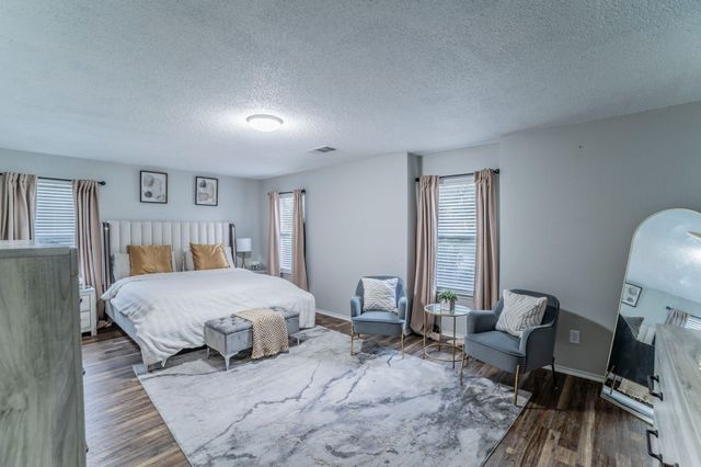 105 Forest Park Lane, Red Oak, TX 75154