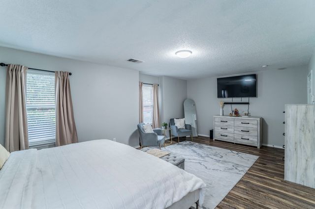 105 Forest Park Lane, Red Oak, TX 75154