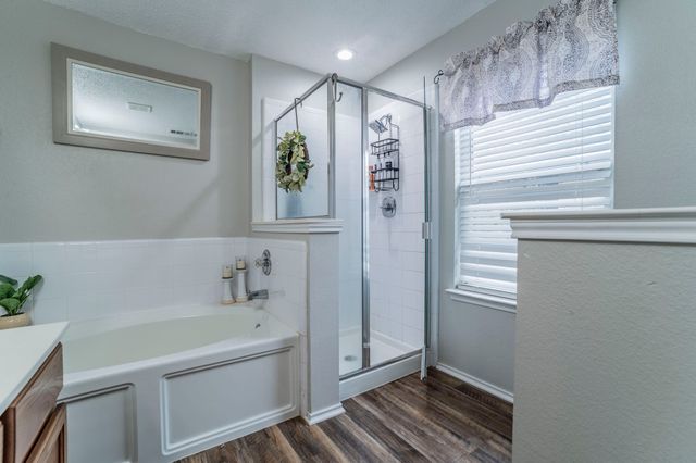 105 Forest Park Lane, Red Oak, TX 75154