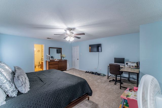 105 Forest Park Lane, Red Oak, TX 75154