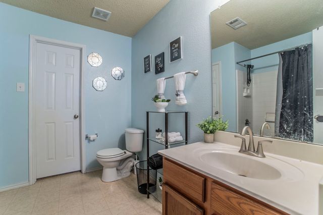 105 Forest Park Lane, Red Oak, TX 75154