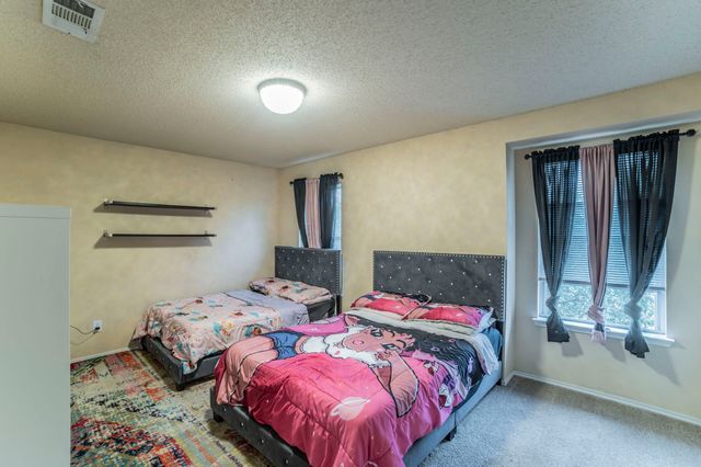 105 Forest Park Lane, Red Oak, TX 75154