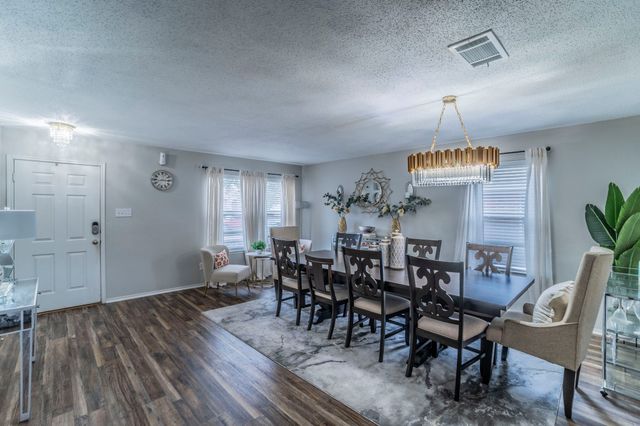 105 Forest Park Lane, Red Oak, TX 75154