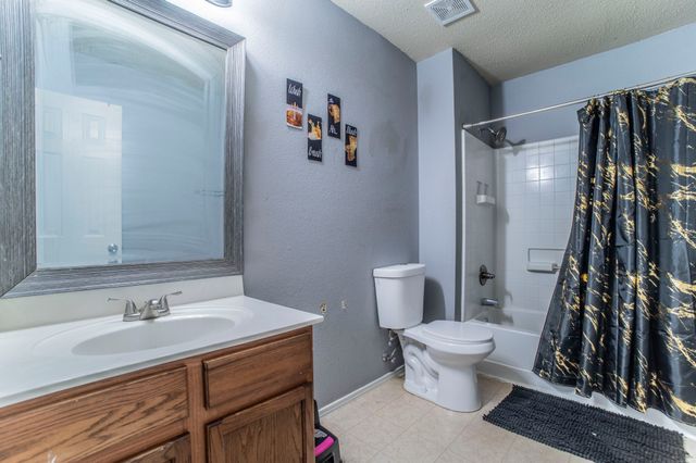 105 Forest Park Lane, Red Oak, TX 75154