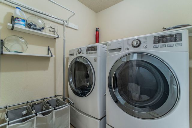 105 Forest Park Lane, Red Oak, TX 75154