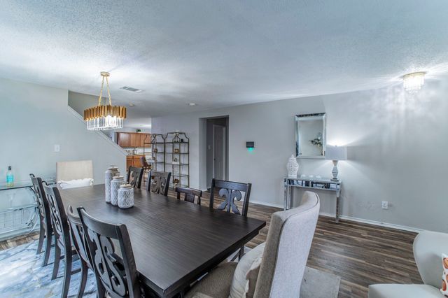 105 Forest Park Lane, Red Oak, TX 75154