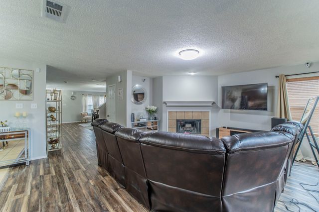 105 Forest Park Lane, Red Oak, TX 75154