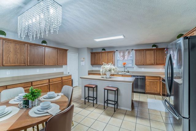 105 Forest Park Lane, Red Oak, TX 75154