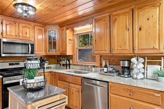 405 Donna Lee Lane, Mineral Bluff, GA 30559