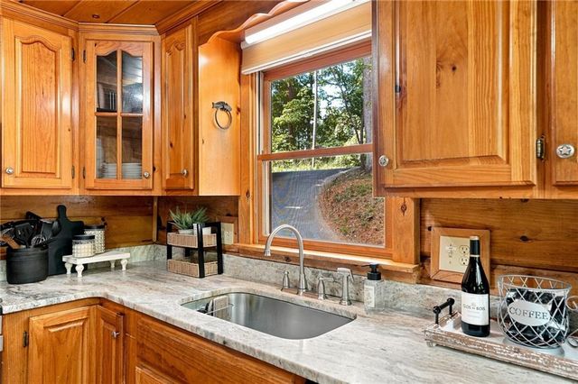 405 Donna Lee Lane, Mineral Bluff, GA 30559