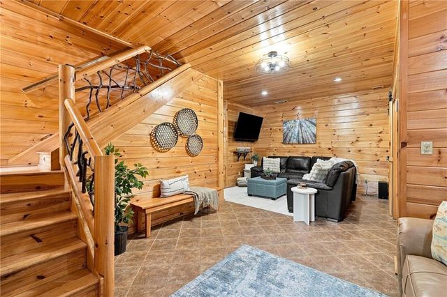 405 Donna Lee Lane, Mineral Bluff, GA 30559