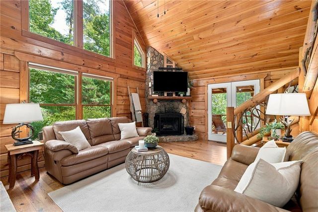 405 Donna Lee Lane, Mineral Bluff, GA 30559