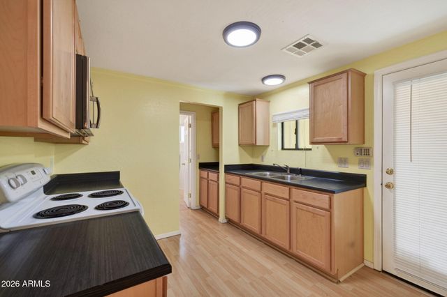 1116 E CINNABAR Avenue, Phoenix, AZ 85020