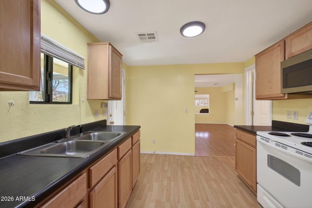 1116 E CINNABAR Avenue, Phoenix, AZ 85020