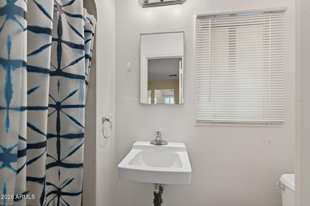1116 E CINNABAR Avenue, Phoenix, AZ 85020