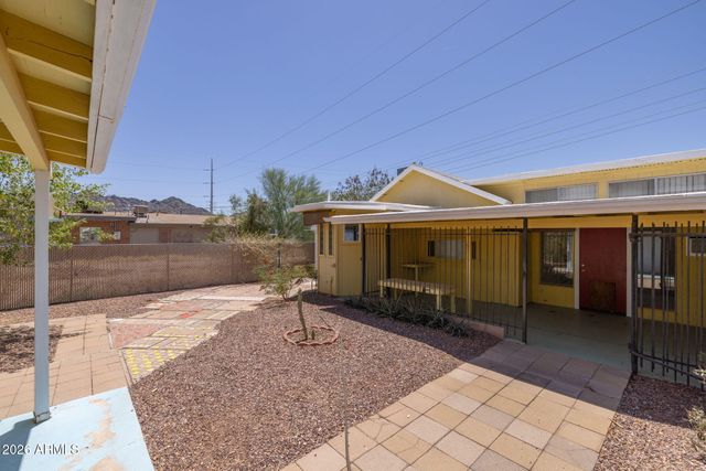 1116 E CINNABAR Avenue, Phoenix, AZ 85020