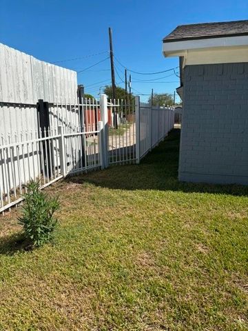 9684 Dale Glade Drive, Dallas, TX 75217