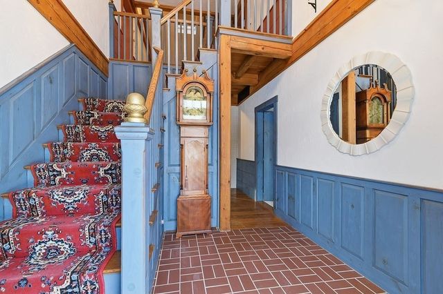 82 Lester Ln, Weymouth, MA 02188