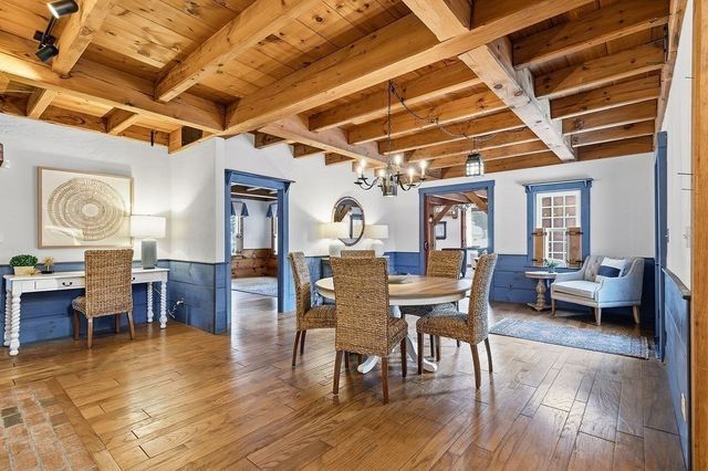 82 Lester Ln, Weymouth, MA 02188