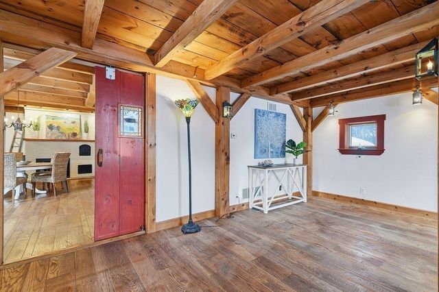 82 Lester Ln, Weymouth, MA 02188