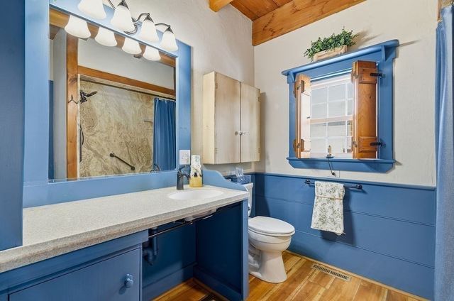 82 Lester Ln, Weymouth, MA 02188