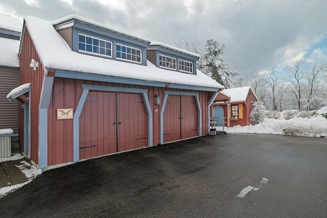 82 Lester Ln, Weymouth, MA 02188