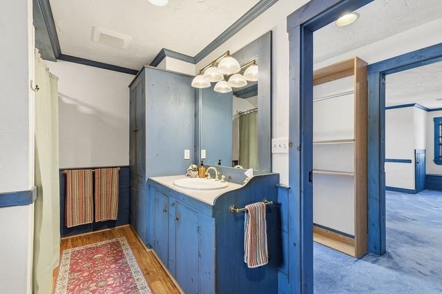 82 Lester Ln, Weymouth, MA 02188