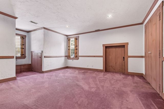 82 Lester Ln, Weymouth, MA 02188