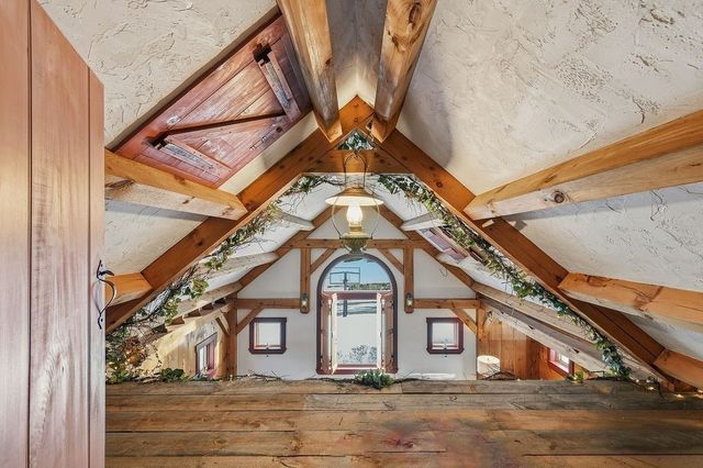 82 Lester Ln, Weymouth, MA 02188