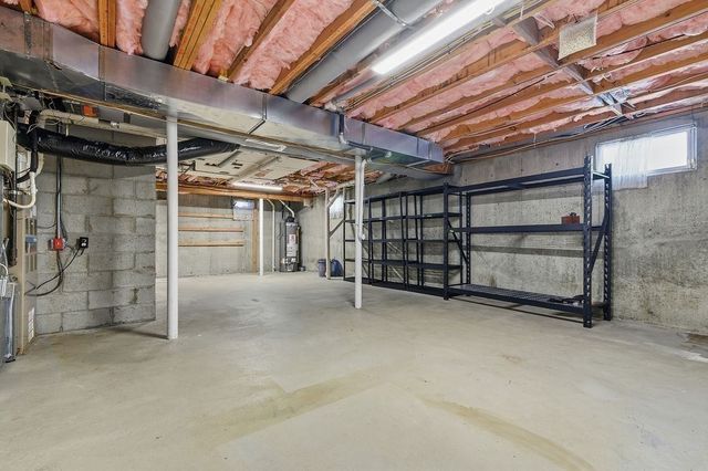 82 Lester Ln, Weymouth, MA 02188