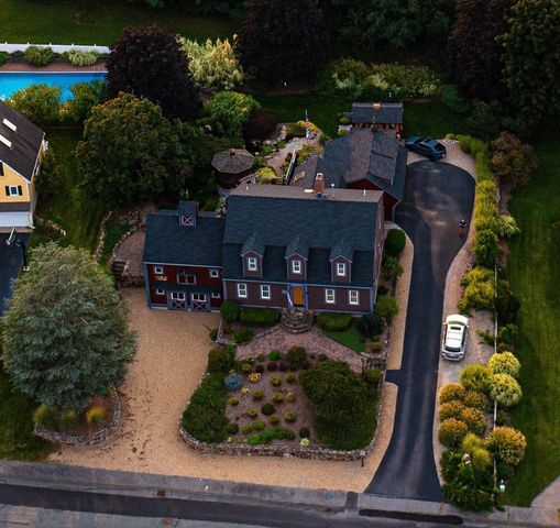 82 Lester Ln, Weymouth, MA 02188