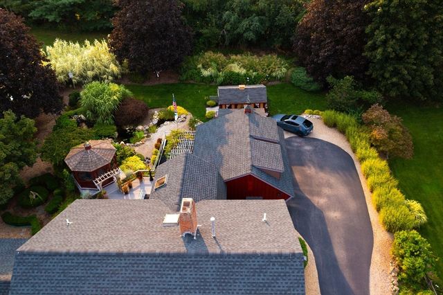 82 Lester Ln, Weymouth, MA 02188