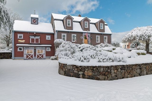 82 Lester Ln, Weymouth, MA 02188