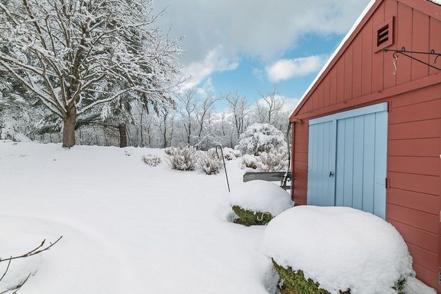 82 Lester Ln, Weymouth, MA 02188