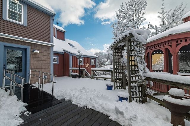 82 Lester Ln, Weymouth, MA 02188