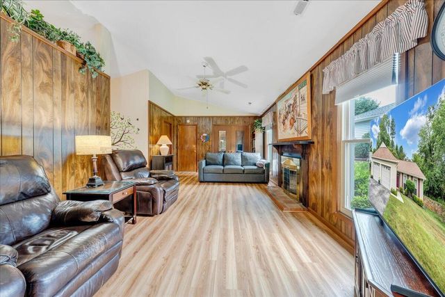 7029 Autumn Wood LN, Roanoke, VA 24019