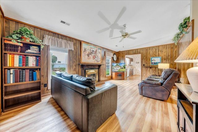 7029 Autumn Wood LN, Roanoke, VA 24019