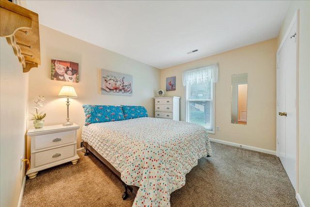 7029 Autumn Wood LN, Roanoke, VA 24019